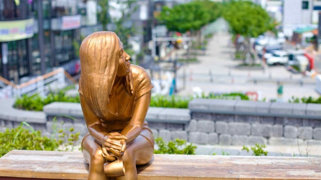 golden statue