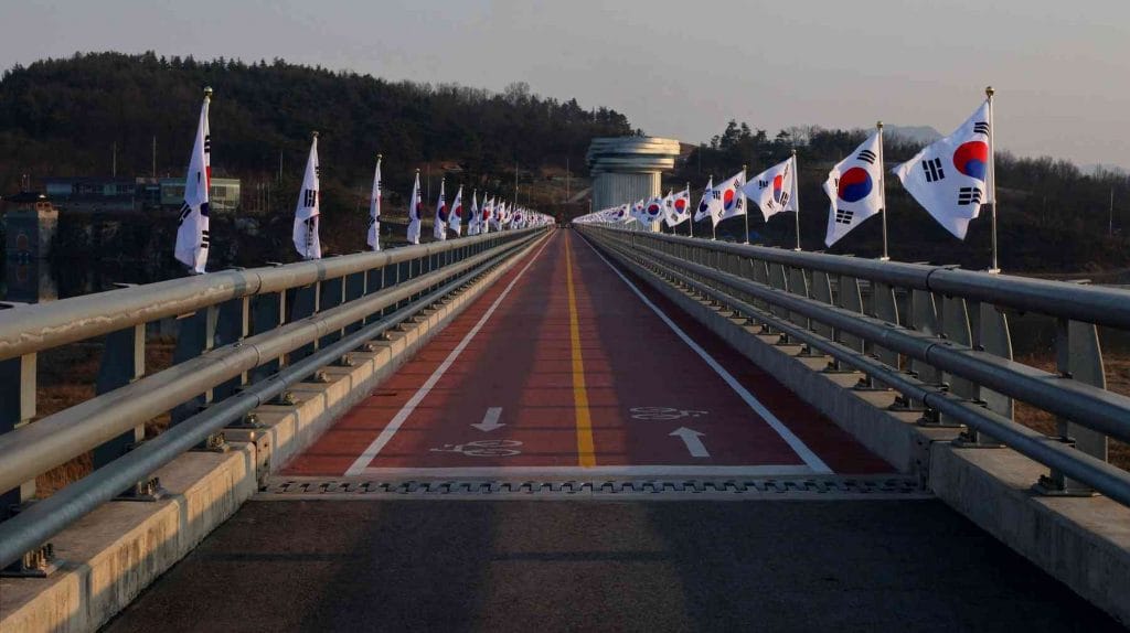 A picture of Sangju Weir (상주보) on the Nakdong River near Sangju City, South Korea.