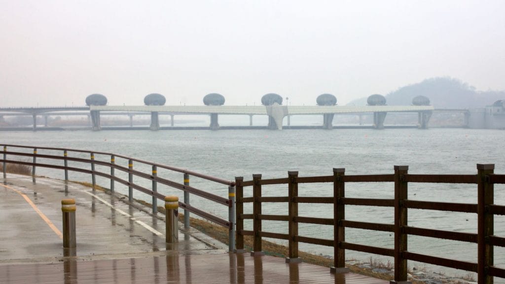 A picture of Ipo-bo weir along the Hangang Bicycle Path in South Korea.