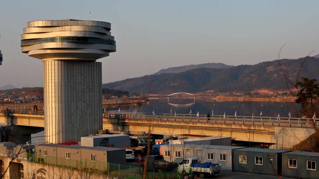A picture of Sangju Weir (상주보) on the Nakdong River near Sangju City, South Korea.