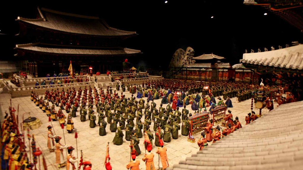 A photo of the Lotte World Folk Museum (롯데월드 민속박물관) in Korea.