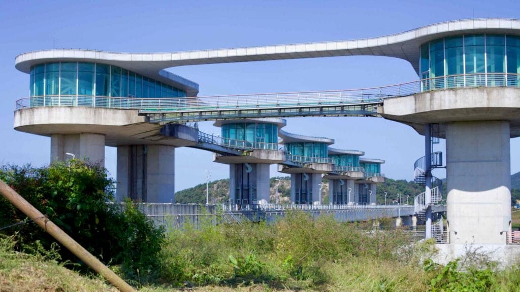 river structure