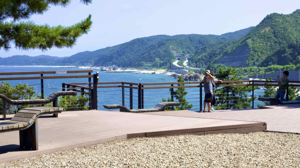 A picture of Mangyang Service Area (망양휴게소) in Uljin County, South Korea.