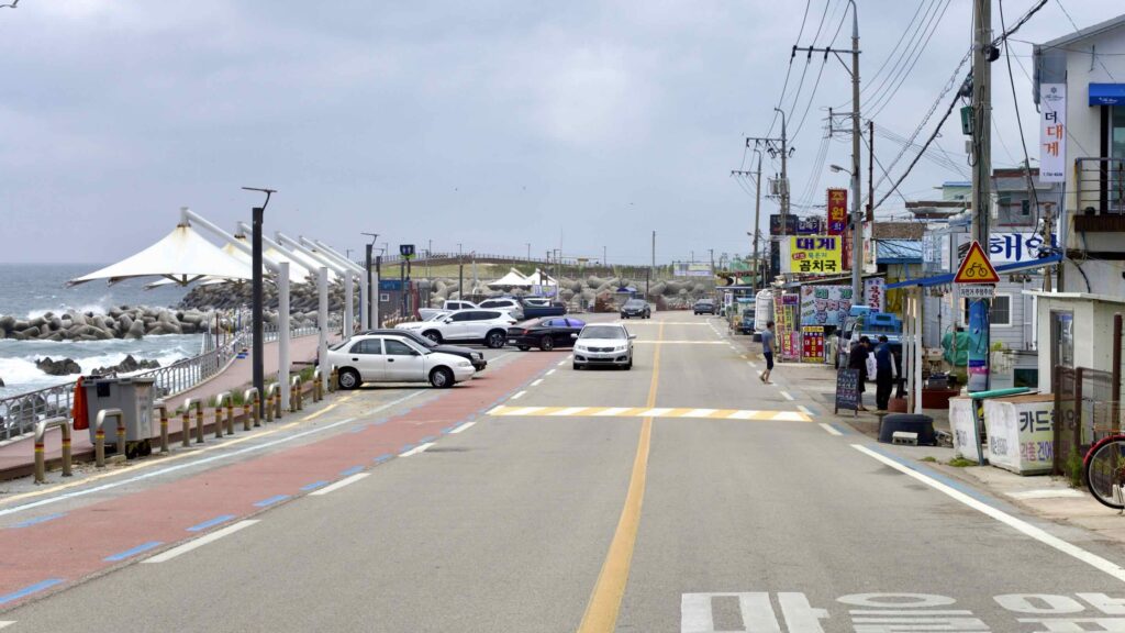 A picture of Haeparang Park (공원해파랑) at Ganggu Port, Yeongdeok County, South Korea.