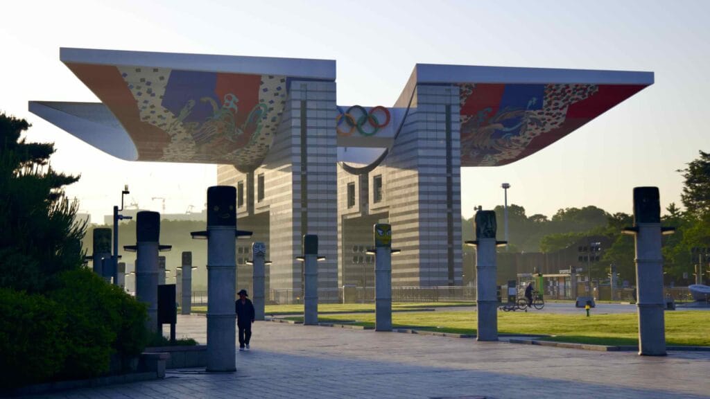 A picture of World Peace Gate (세계평화의문) in Olympic Park (올림픽공원) in the Songpa District in Seoul, South Korea.