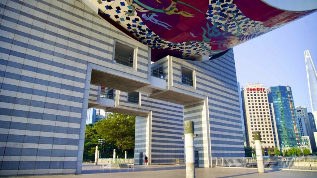 A picture of World Peace Gate (세계평화의문) in Olympic Park (올림픽공원) in the Songpa District in Seoul, South Korea.