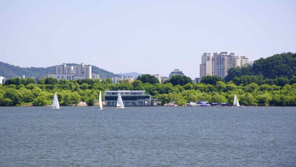 A picture of a sailboats in the Han River near Banpo Hangang Park (반포한강공원) in Seoul, south Korea.