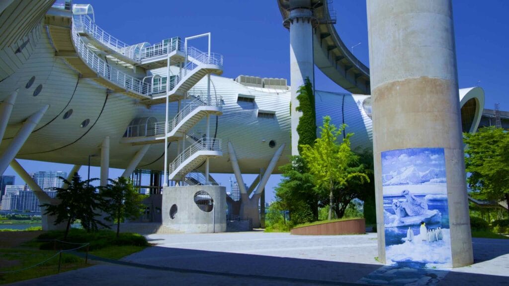 A picture of the J-Bug Cultural Complex (뚝섬자벌레) in Ttukseom Hangang Park in Seoul, South Korea.