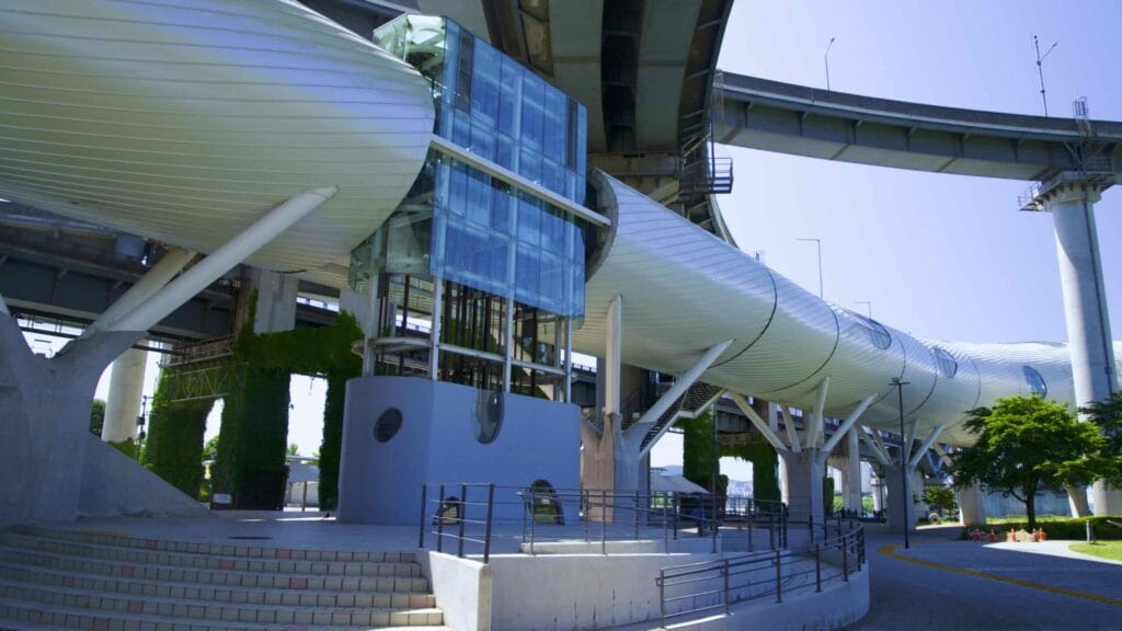 A picture of the J-Bug Cultural Complex (뚝섬자벌레) in Ttukseom Hangang Park in Seoul, South Korea.