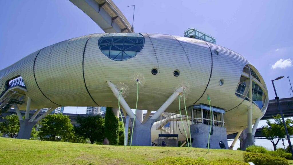 A picture of the J-Bug Cultural Complex (뚝섬자벌레) in Ttukseom Hangang Park in Seoul, South Korea.