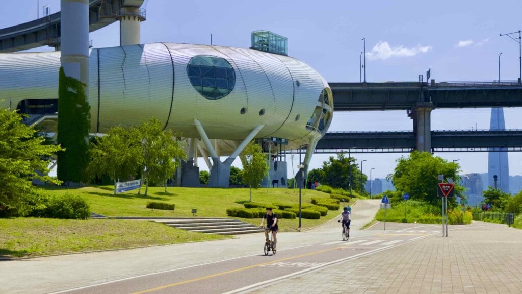 A picture of the J-Bug Cultural Complex (뚝섬자벌레) in Ttukseom Hangang Park in Seoul, South Korea.