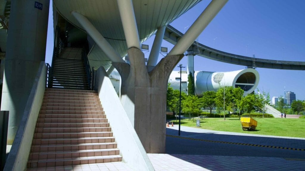 A picture of the J-Bug Cultural Complex (뚝섬자벌레) in Ttukseom Hangang Park in Seoul, South Korea.