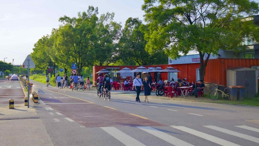 A picture of Yanghwa Hangang Park (양화한강공원) in Seoul, South Korea.