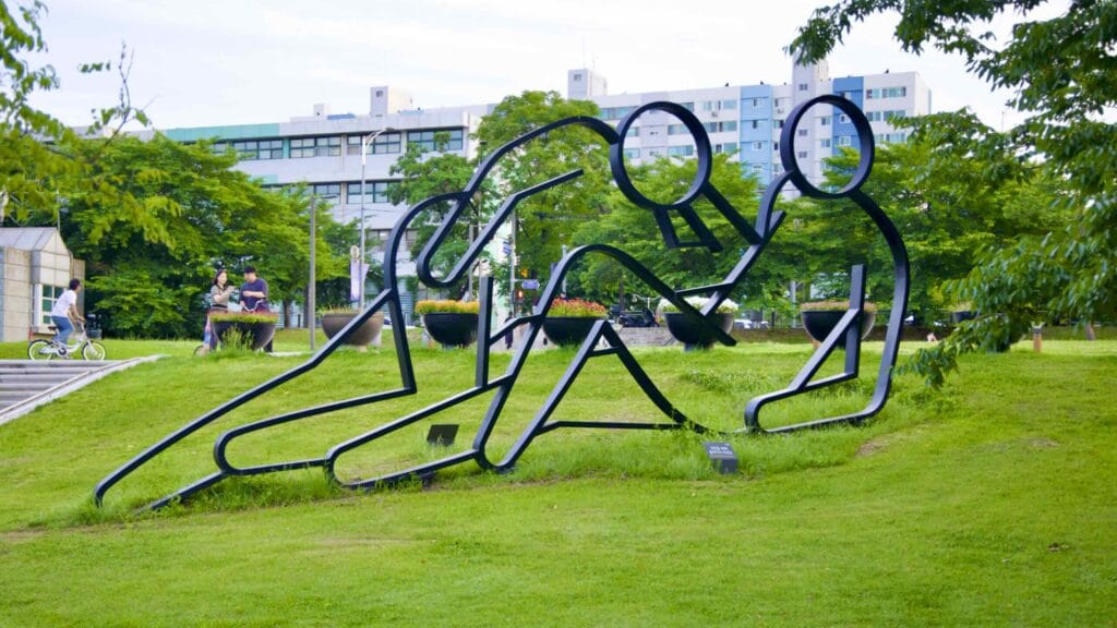 A picture of Hangang Art Park (한강예술공원) in Yeouido Hangang Park (여의도한강공원) in Seoul, South Korea.