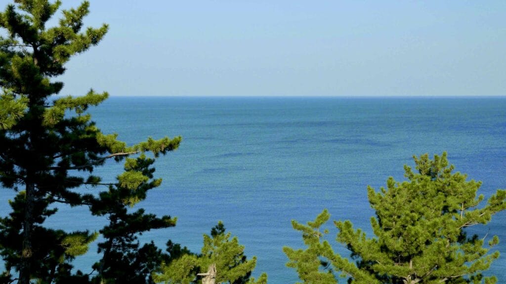A picture of the East Seat from Mangyang Pavilion (망양정) along the Gyeongbuk (East Coast) Bicycle Path (동해안자전거길 (경북)) in Uljin County (울진군), South Korea.