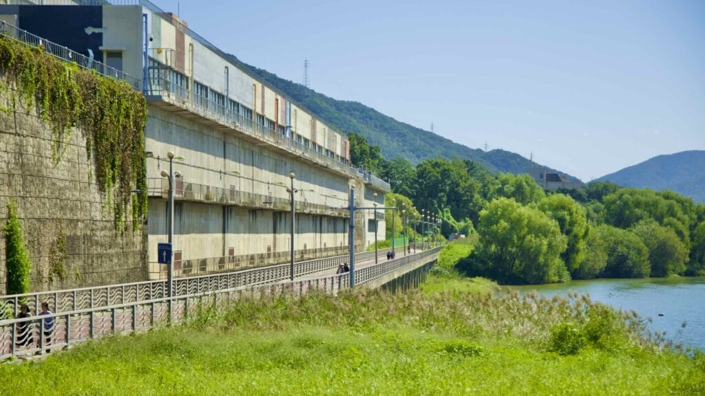 A picture of the Hangang Bike Path (한강 자전거길) in Namyangju City (남양주시) South, Korea.