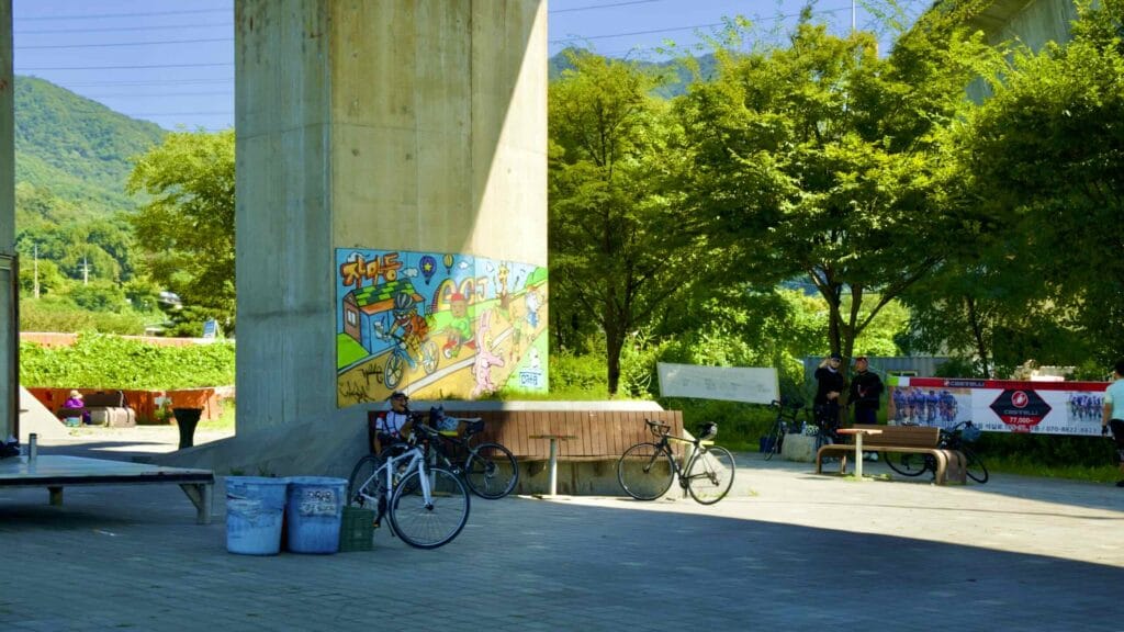 A picture of Paldang Bridge (팔당대교) on the Hangang Bike Path (한강 자전거길) in Namyangju City (남양주시) South, Korea.