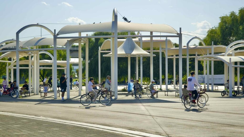 A picture of Gwangnaru Bicycle Park in Gwangnaru Hangang Park (광나루한강공원) in Seoul, South Korea.