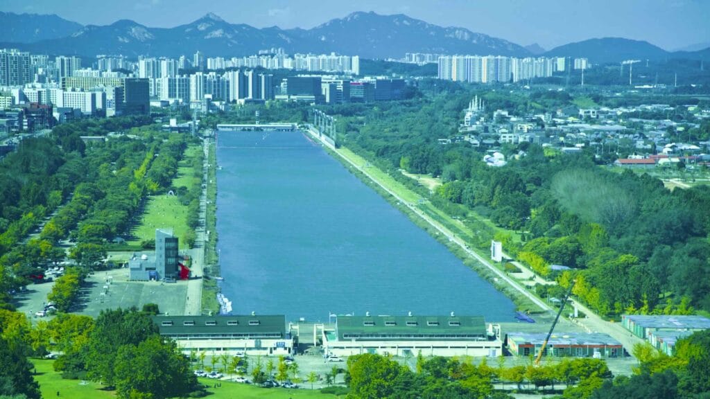 A picture of Misa Boat Race Park (미사경정공원) on the Hangang Bike Path (한강 자전거길) in Hanam City (하남시) South, Korea.