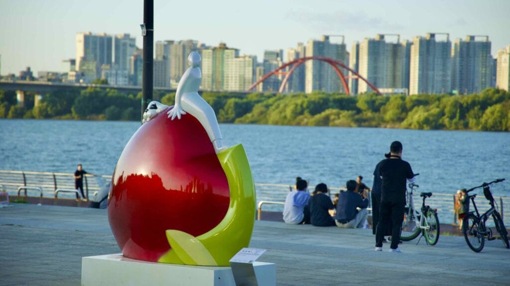 A picture of Hangang Art Park (한강예술공원) in Yeouido Hangang Park (여의도한강공원) in Seoul, South Korea.