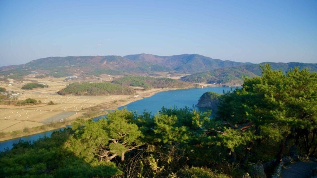 A picture of Gyeongcheondae Terrace (경천대) along the Nakdong River in Sangju City, South Korea.