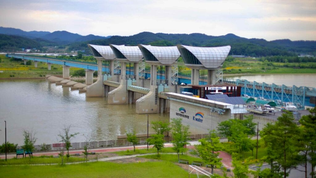 Baekje Weir regulates the Geum River’s water flow, with K-water facilities managing hydroelectric power and irrigation.
