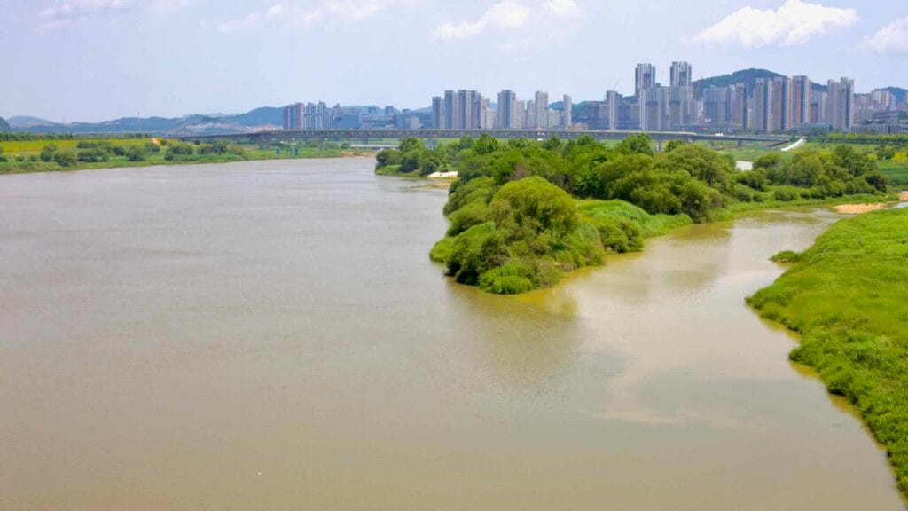 A scenic view of the Geum River from Geumnam Bridge.