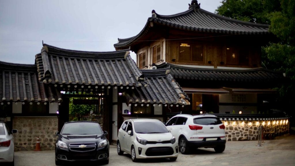A traditional Korean restaurant near downtown Buyeo County, featuring hanok-style architecture.