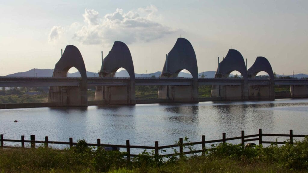 The Seungchon Weir, an architectural landmark on the Yeongsan River.