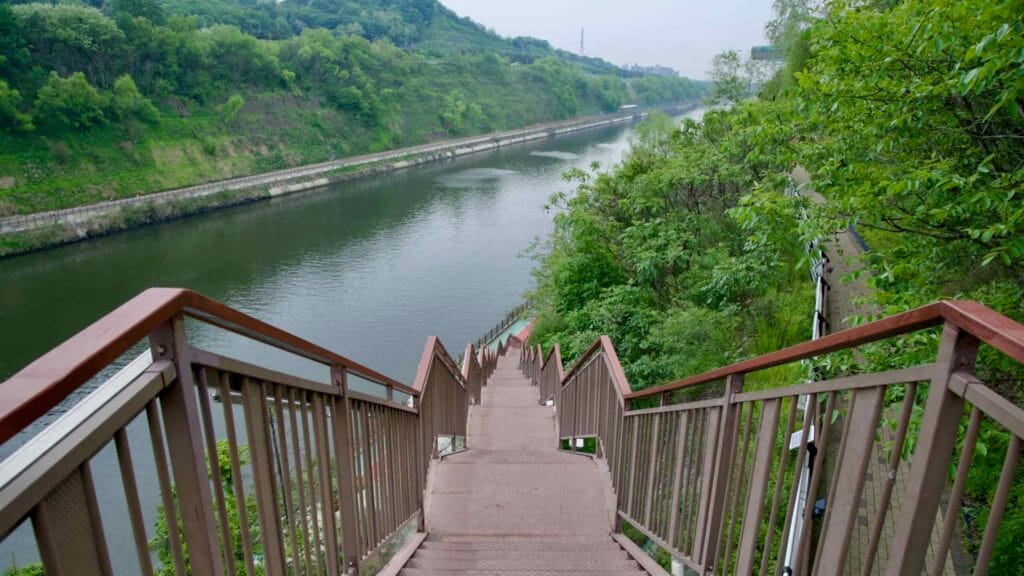 peaceful walk Korea