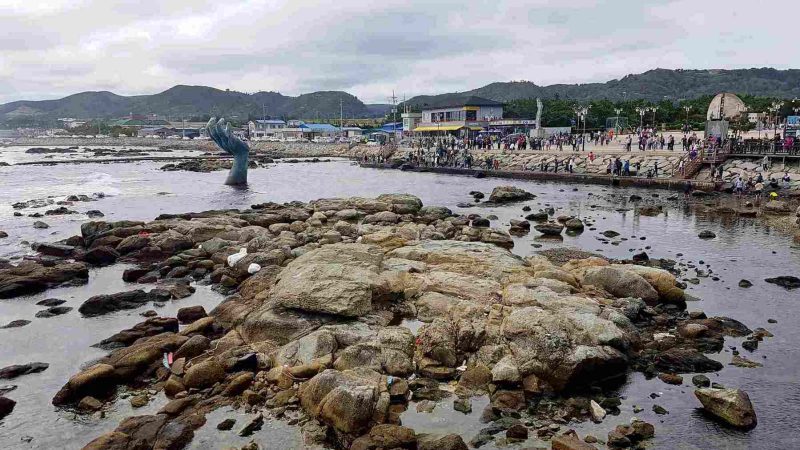 East-Coast-2-Pohang-Homigot-Homigot-Hand-From-Boardwalk