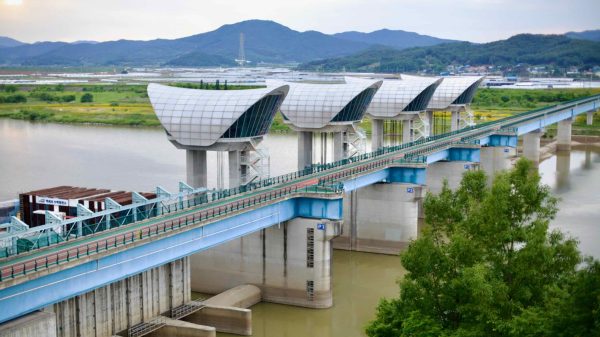 river structure