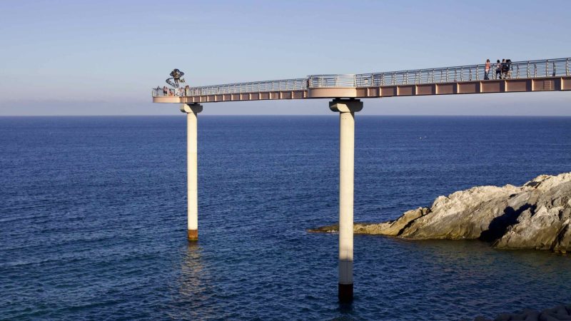 A picture of Deunggi Mountain Skywalk (등기산 스카이워크) in Hupo Port, Uljin County, South Korea.