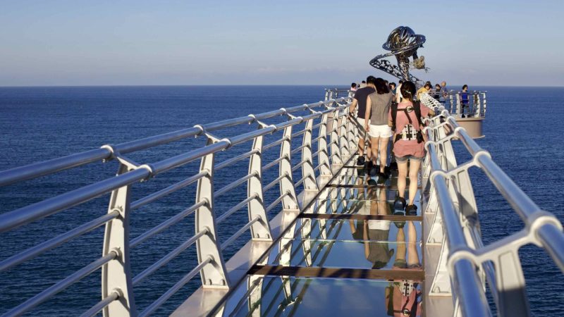 A picture of Deunggi Mountain Skywalk (등기산 스카이워크) in Hupo Port, Uljin County, South Korea.