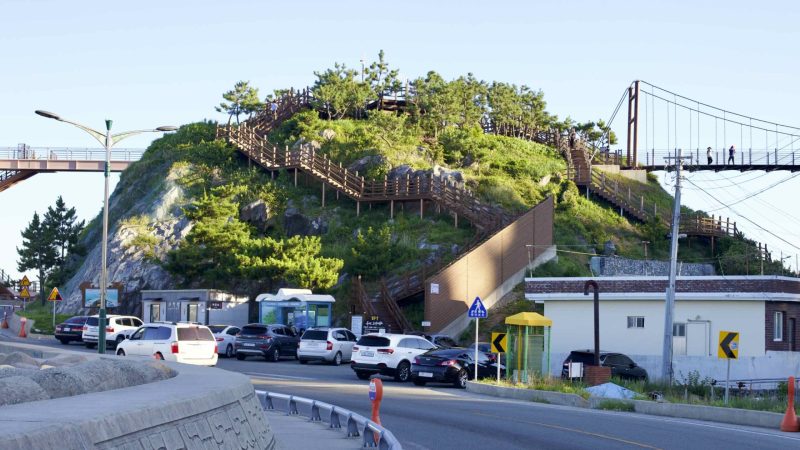 A picture of Deunggi Mountain Park (후포등기산공원; map) in Hupo Port, Uljin County, South Korea.