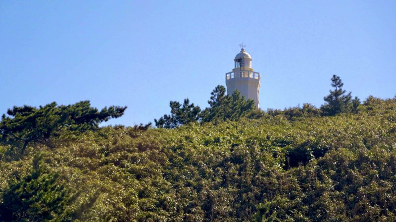 A picture of the Jukbyeon Lighthouse (죽변등대) on the Jukbyeon Cape (죽변곶) in Jukbyeon Port (죽변항) along the Gyeongbuk (East Coast) Bicycle Path (동해안자전거길 (경북)) in Uljin County (울진군), South Korea.