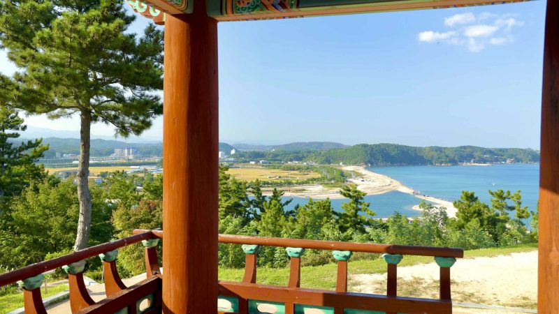 A picture of Wangpi Stream (왕피천) and Mangyang Pavilion (망양정) along the Gyeongbuk (East Coast) Bicycle Path (동해안자전거길 (경북)) in Uljin County (울진군), South Korea.