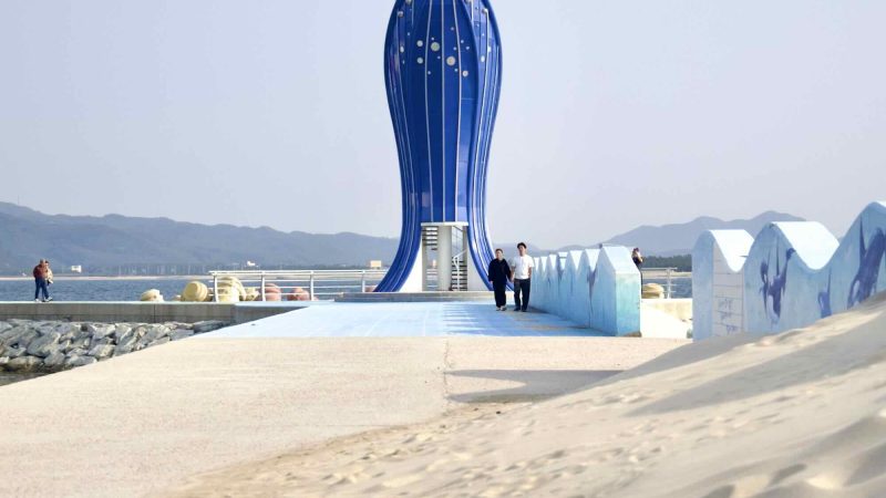A picture of the whale observatory at Goraebul Beach (고래불해수욕장) in Yeongdeok County, South Korea.