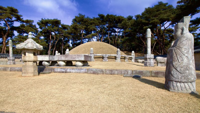 Hangang Bike Path - Hanam Yeoju - King Sejong's Tomb Mound Angle