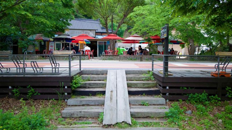 station cafes