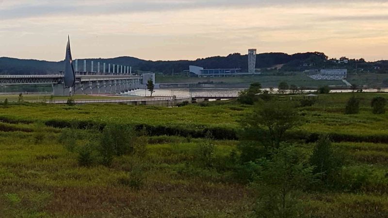 A photo of Yeoju Weir (여주보) near downtown Yeoju on the Hangang Bicycle Path in South Korea.