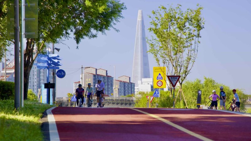 Hangang Bike Path - Seoul - Gwangnaru Hangang Park - Gwangnaru Bicycle Park Hill Near Certification Center Lotte World Tower