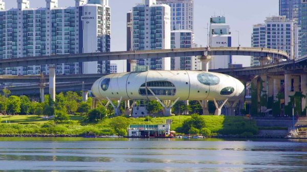 A picture of the J-Bug Cultural Complex (뚝섬자벌레) in Ttukseom Hangang Park in Seoul, South Korea.