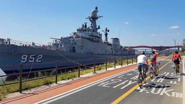 Hangang Bike Path – Seoul – Mangwon Battleship Park A picture of Seoul Battleship Park (서울함 공원) in Mangwon Hangang Park (망원한강공원) in Seoul, South Korea.