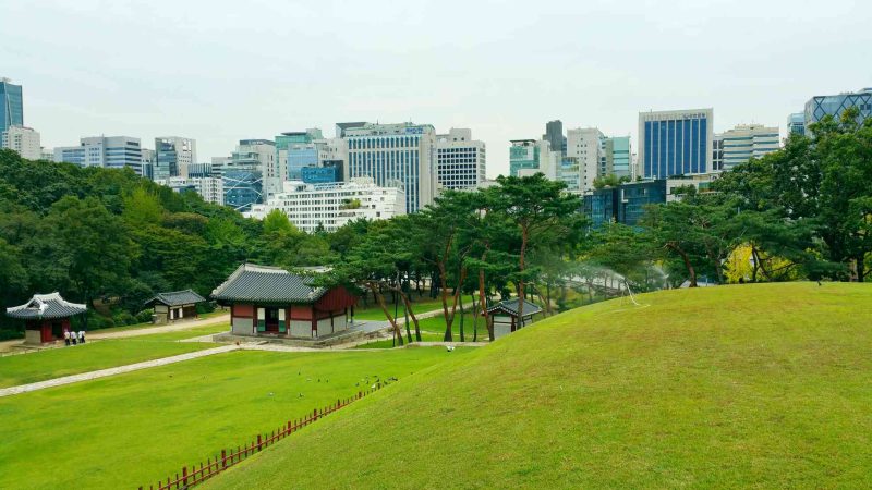 The Royal Tombs Seonjeongneung sits in the Gangnam District in Seoul.