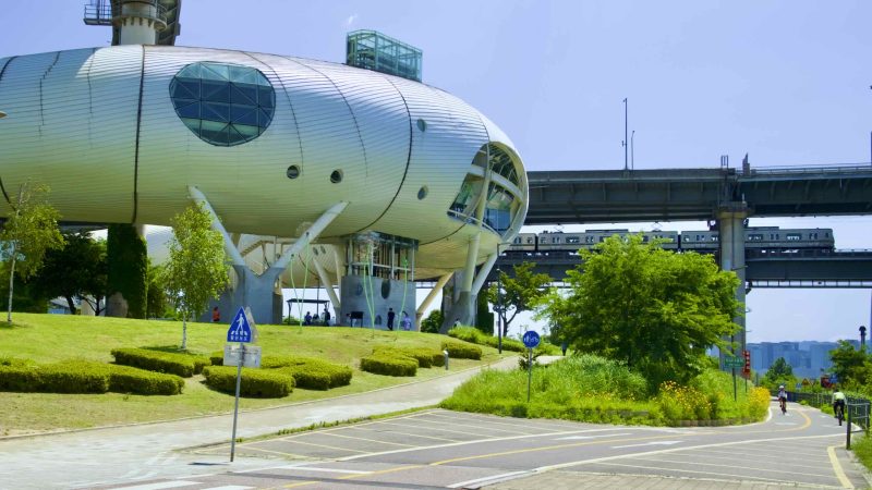 A picture of the J-Bug Cultural Complex (뚝섬자벌레) in Ttukseom Hangang Park in Seoul, South Korea.