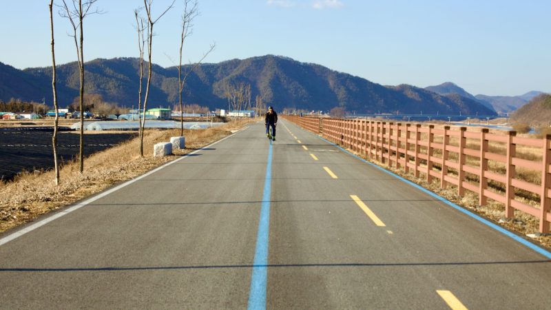 A picture of the Hangang Bike Path (한강자전거길) near South Han River Bridge in Chungju City, South Korea.