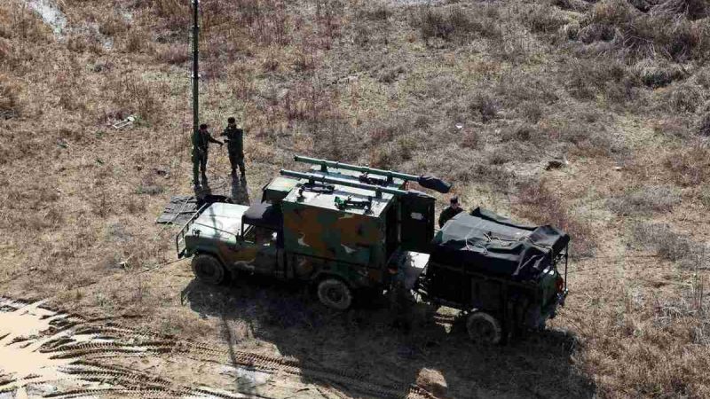 Hangang Bike Path - Yeoju Chungju - Military Truck