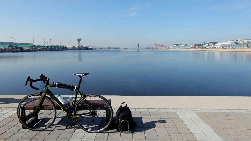 Bike in front of the Ara West Sea Lock on the Ara Bike Path.