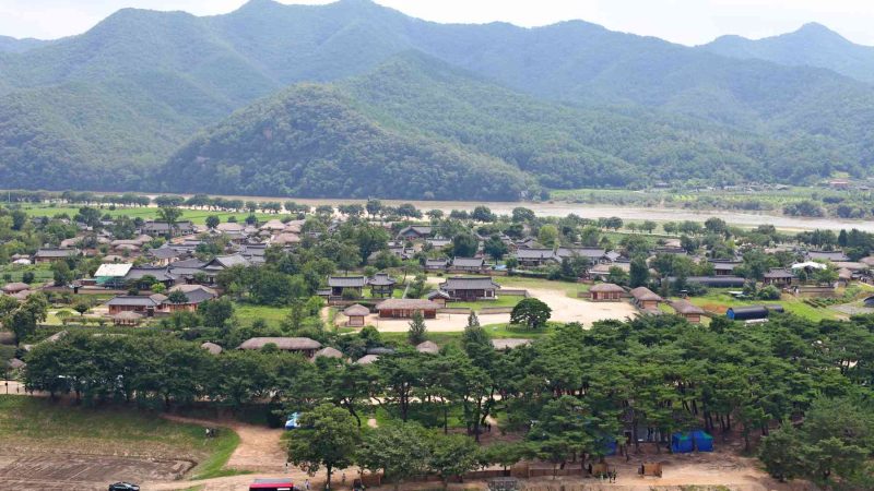 A picture of Andong Hahoe Folk Village (안동하회마을) along the Nakdong River in Andong City, South Korea.